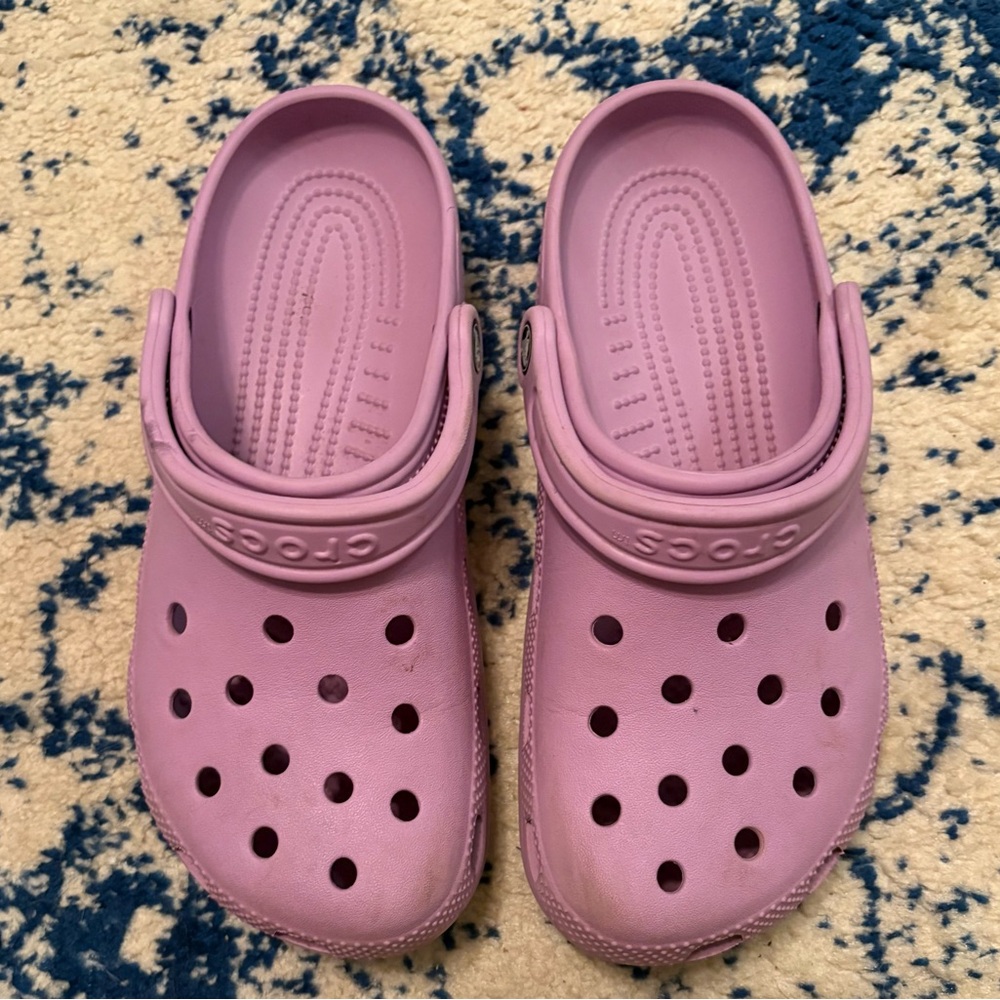 CROCS Classic Clog in Lavender